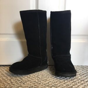 EMU Black boots